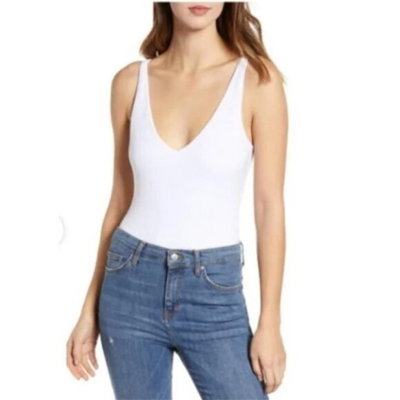 Leith Womens Sleeveless Bodysuit Thong Back Shapely Scoop Neck White SZ L NWT - Picture 1 of 3